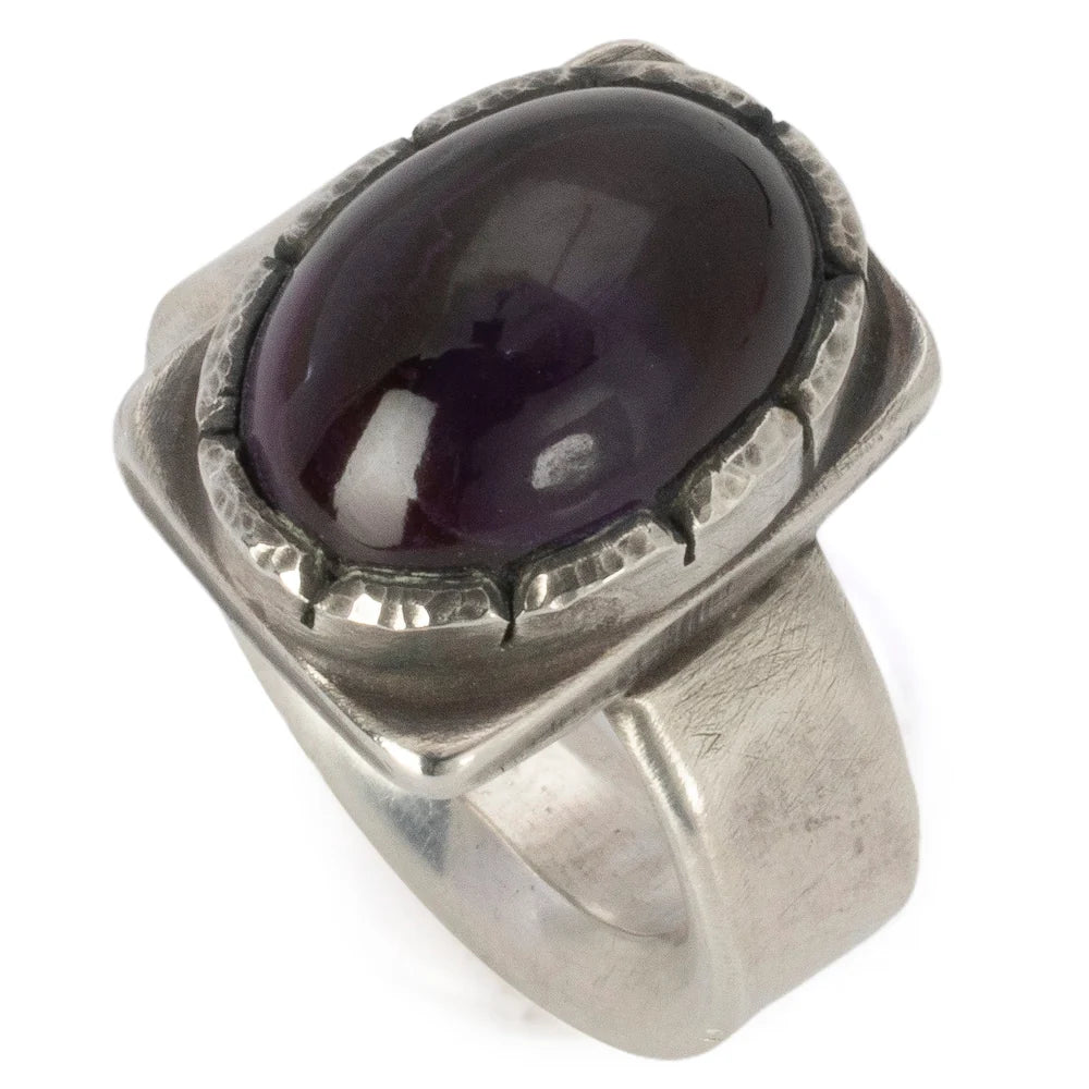Joe O'Neil Navajo Sugilite sterling silver ring close detail